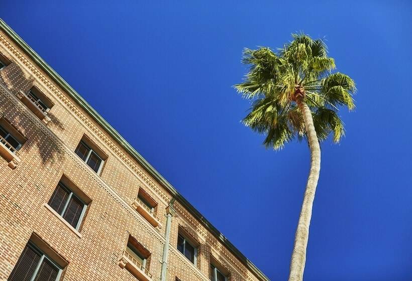 带2个双人床的标准工作室, Fairmont Miramar Hotel & Bungalows