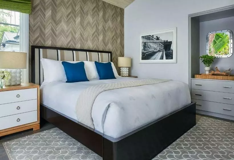 スタンダードバンガロー, Fairmont Miramar Hotel & Bungalows