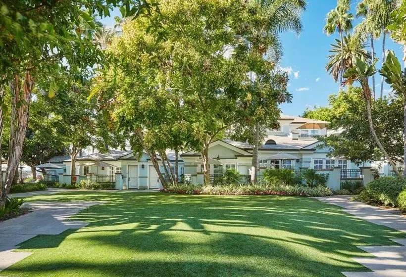 スタンダードバンガロー, Fairmont Miramar Hotel & Bungalows