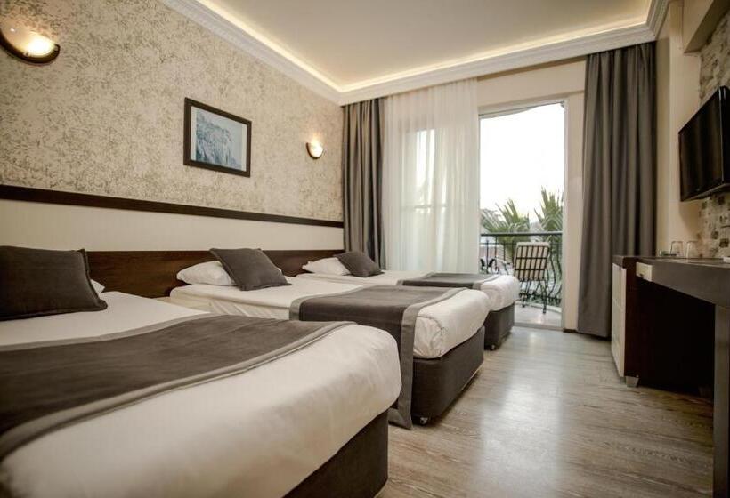 اتاق استاندارد سه نفره, Camyuva Beach