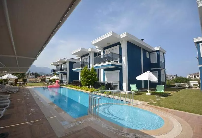 ویلای یک اتاق خوابه با استخر شنا, Camyuva Beach