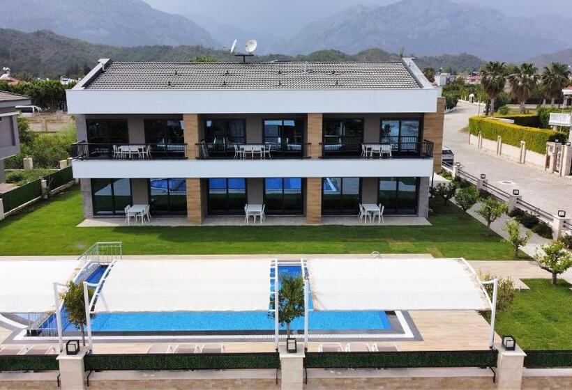 ویلای یک اتاق خوابه با استخر شنا, Camyuva Beach