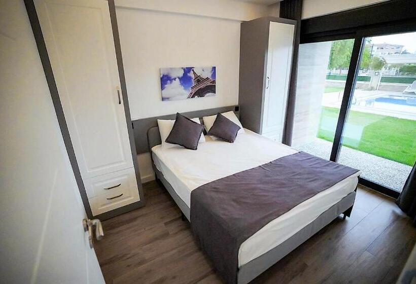 ویلای یک اتاق خوابه با استخر شنا, Camyuva Beach