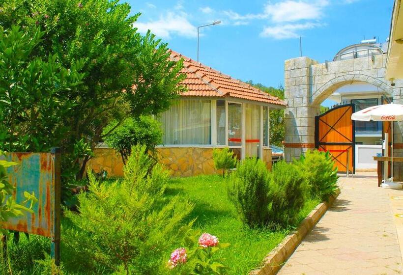 اتاق خانوادگی, Carmina