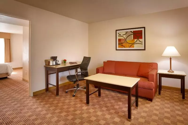 سوییت اجرایی, Cortona Inn And Suites Anaheim Resort