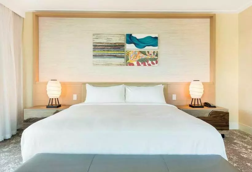 سوئیت جونیور با تخت بزرگ, Eden Roc Miami Beach