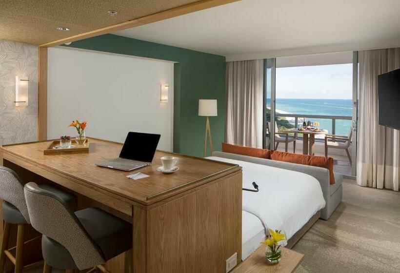 带大床的小型套房, Eden Roc Miami Beach
