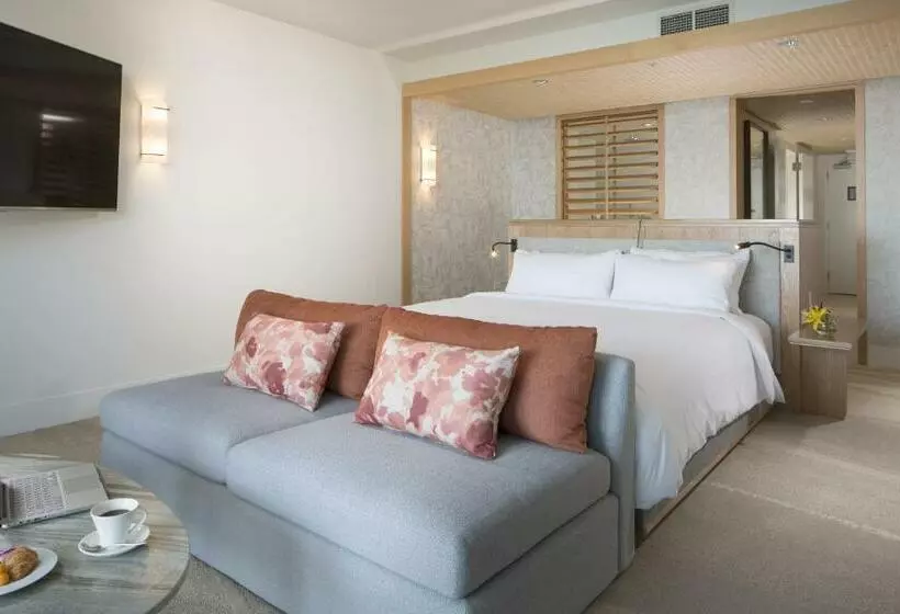 سوئیت جونیور با تخت بزرگ, Eden Roc Miami Beach