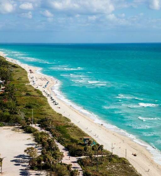 带大床的小型套房, Eden Roc Miami Beach