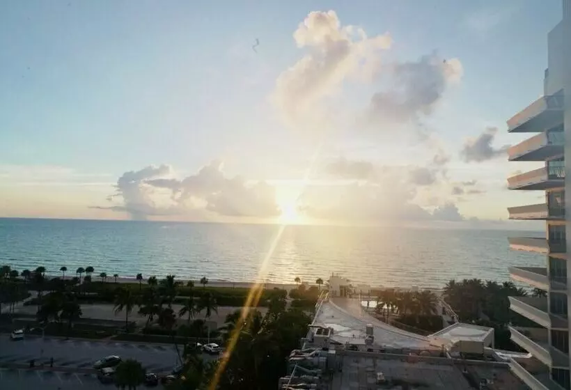 اتاق پرمیوم, Eden Roc Miami Beach