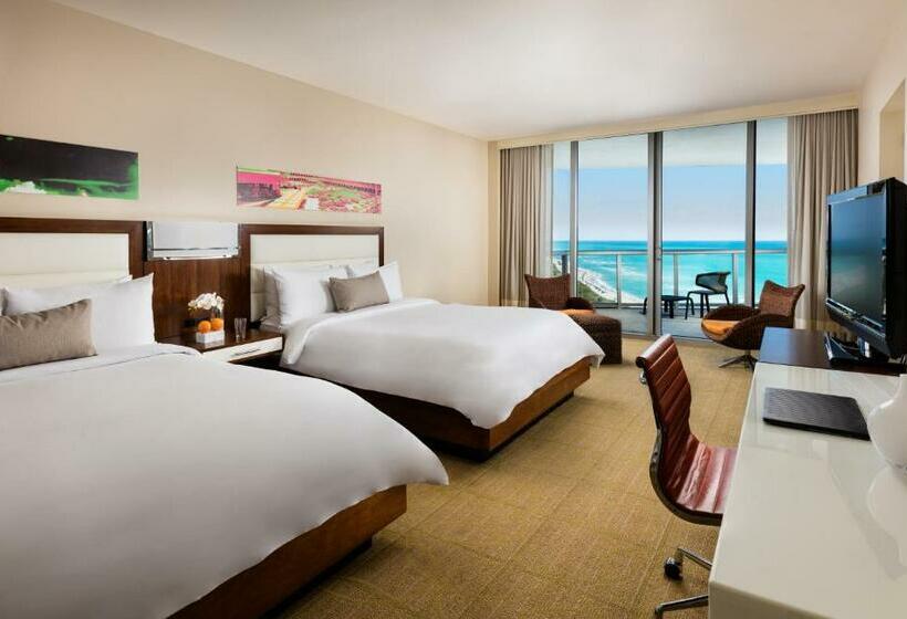 小型套房带海景, Eden Roc Miami Beach