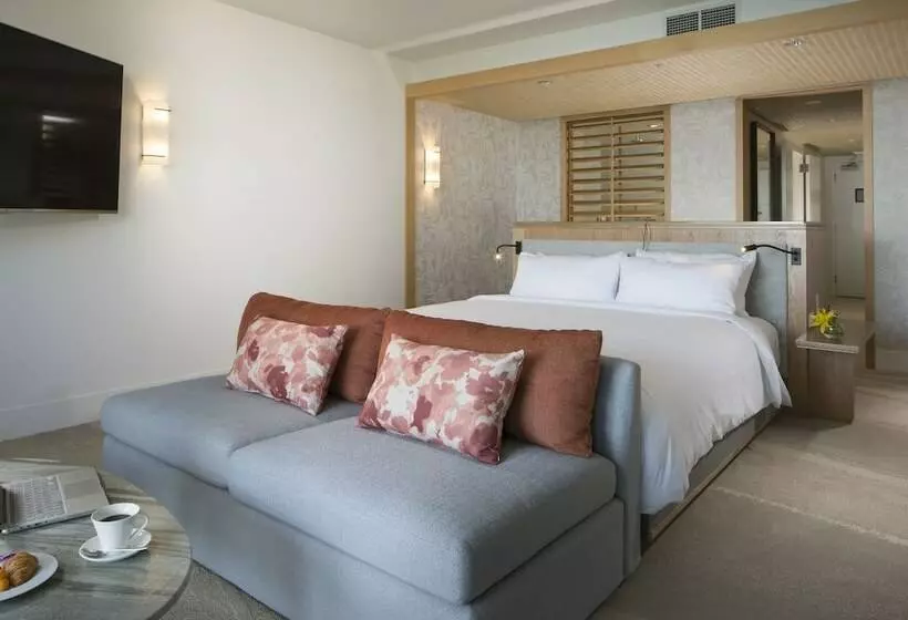سوییت جونیور با چشم‌انداز دریا, Eden Roc Miami Beach