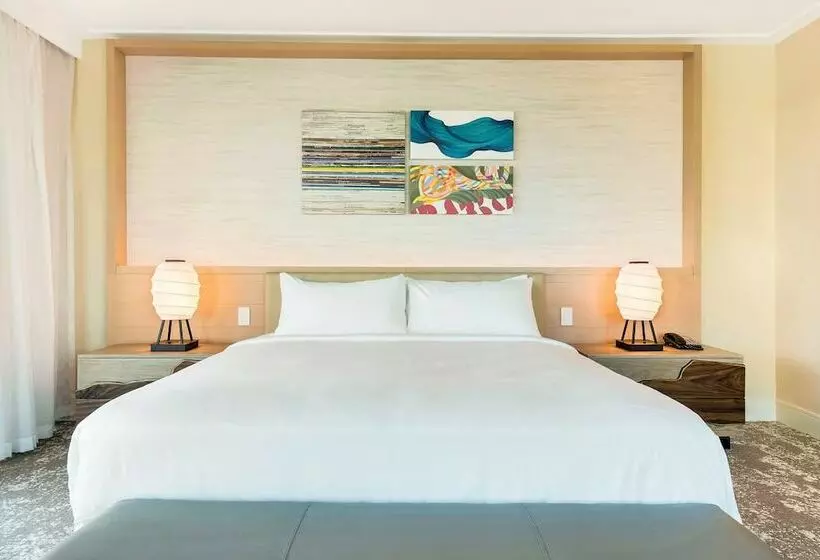 اتاق پرمیوم با چشم‌انداز دریا, Eden Roc Miami Beach