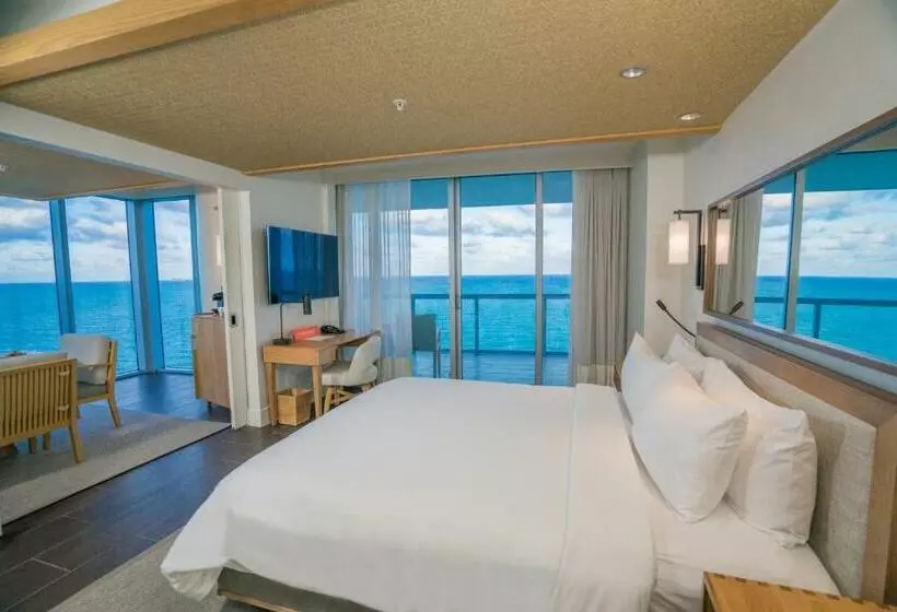 سوئیت با تخت بزرگ, Eden Roc Miami Beach