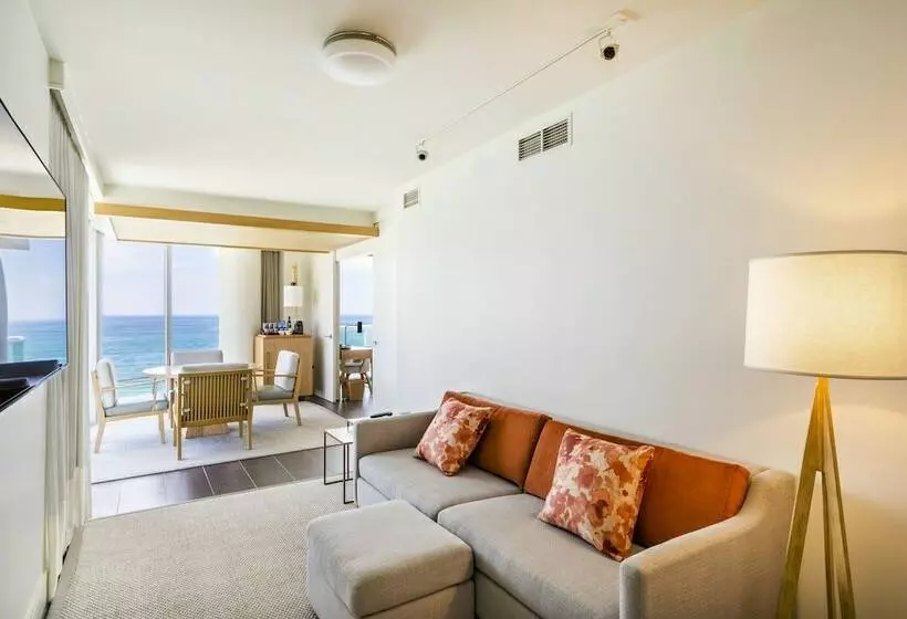 سوئیت با تخت بزرگ, Eden Roc Miami Beach