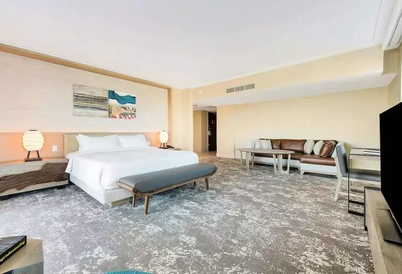 سوئیت با تخت بزرگ, Eden Roc Miami Beach