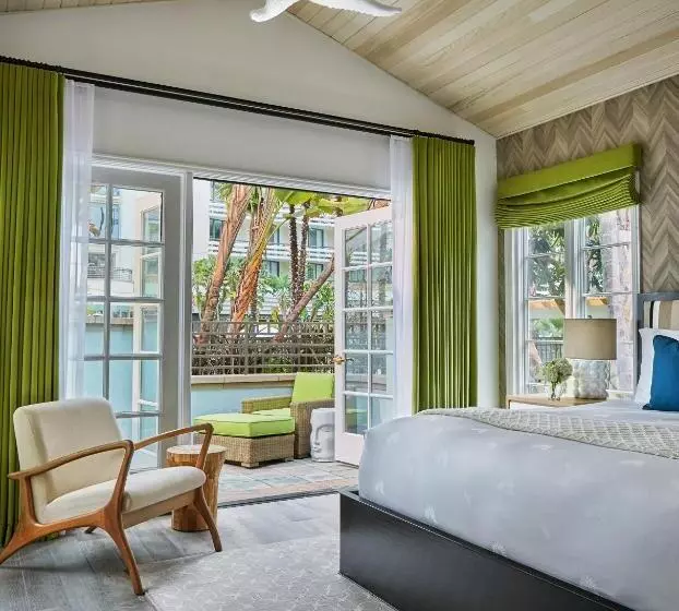 スタンダードバンガロー, Fairmont Miramar Hotel & Bungalows