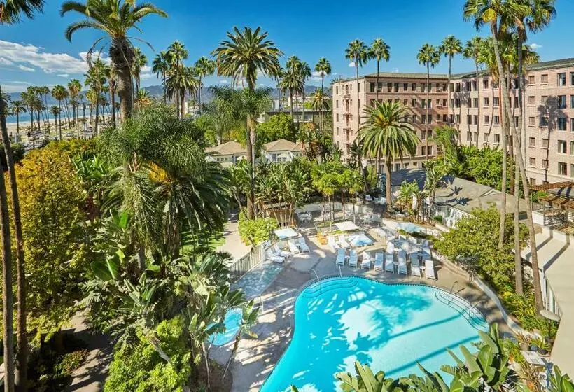 スタンダードバンガロー, Fairmont Miramar Hotel & Bungalows