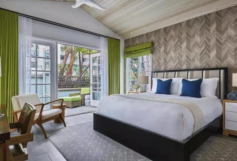スタンダードバンガロー, Fairmont Miramar Hotel & Bungalows