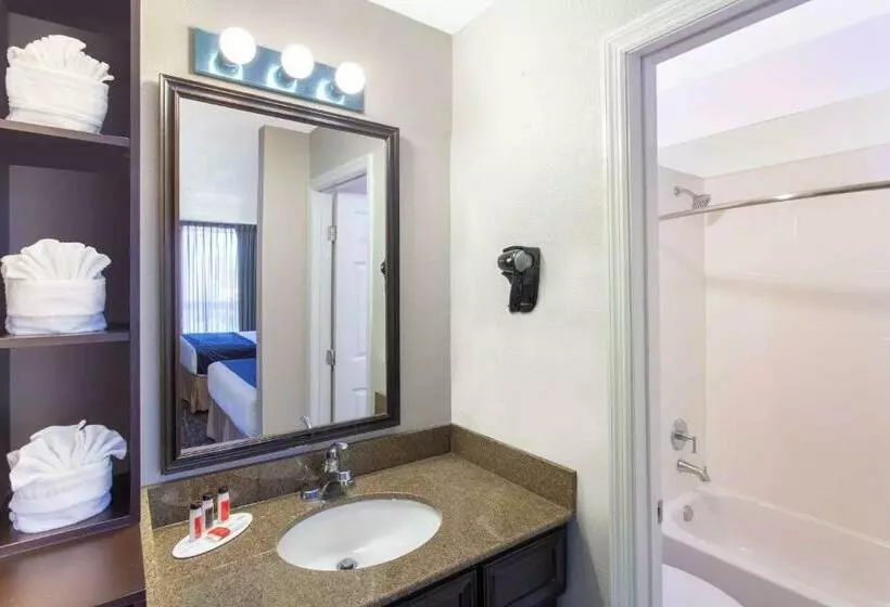 キングサイズベッドのデラックスルーム, Grand Hotel Orlando at Universal Blvd - Shuttle to Theme Parks