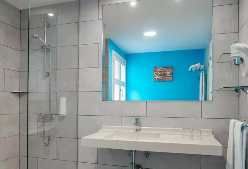 اتاق استاندارد با چشم‌انداز استخر, Bluesea Bahia de Lobos