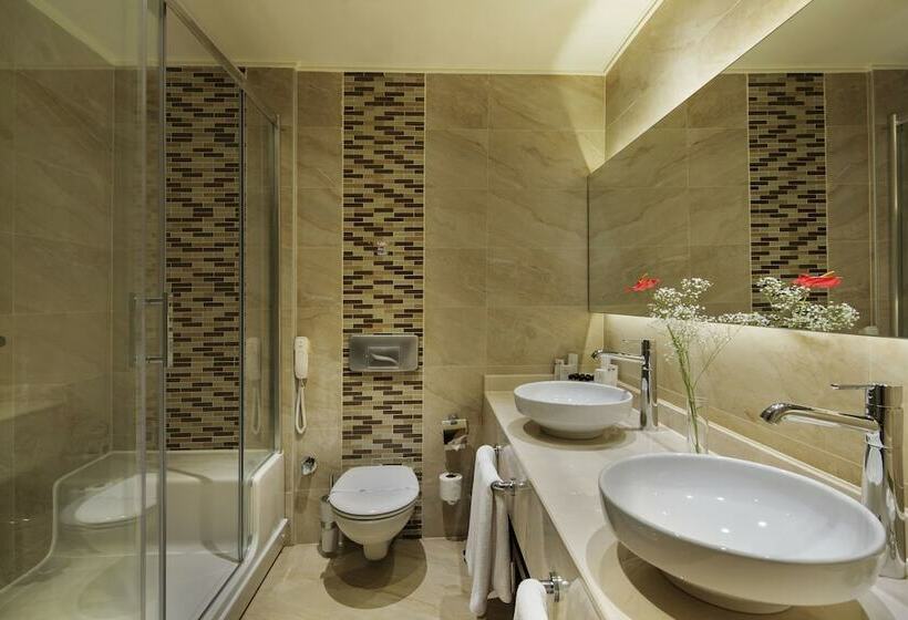 ‫فيلا غرفة نوم واحدة, Papillon Ayscha Resort & Spa