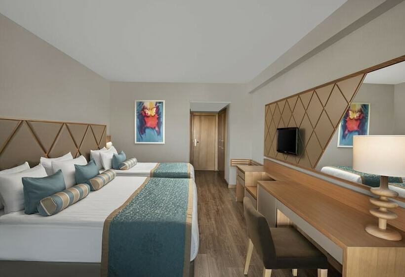 غرفة قياسية مطلّة علي البحر, Papillon Ayscha Resort & Spa
