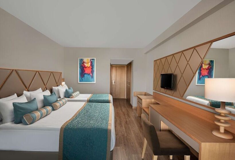 غرفة قياسية مطلّة علي البحر, Papillon Ayscha Resort & Spa