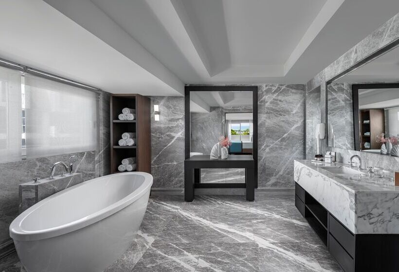 带大床的套房, Papillon Ayscha Resort & Spa