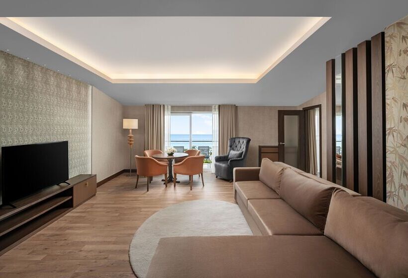 带大床的套房, Papillon Ayscha Resort & Spa
