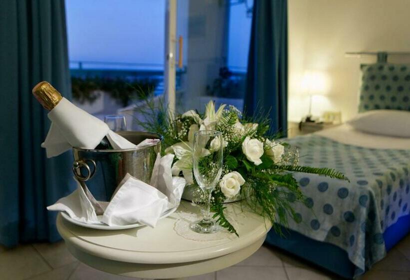 غرفة قياسية مطلّة علي الحديقة, Royal Asarlik Beach