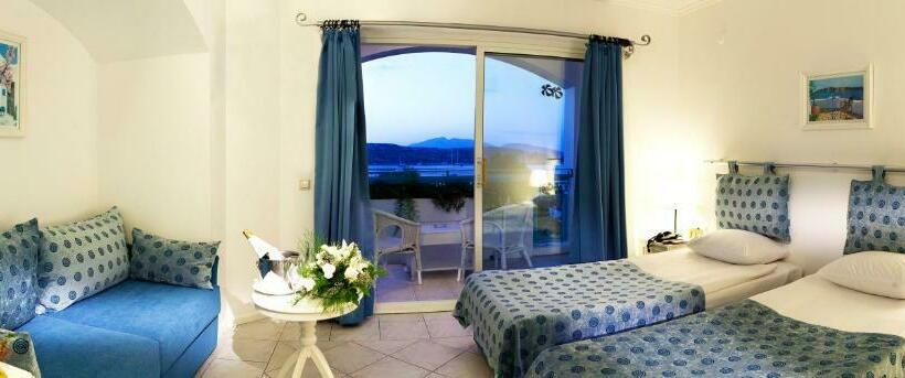 غرفة قياسية مطلّة علي البحر, Royal Asarlik Beach