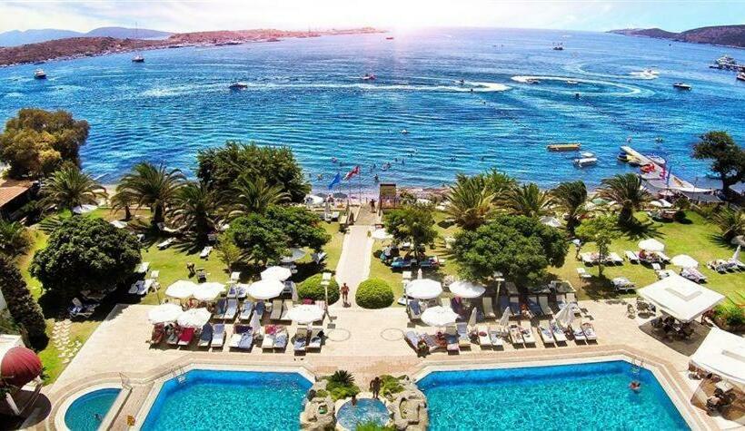 غرفة قياسية مطلّة علي البحر, Royal Asarlik Beach