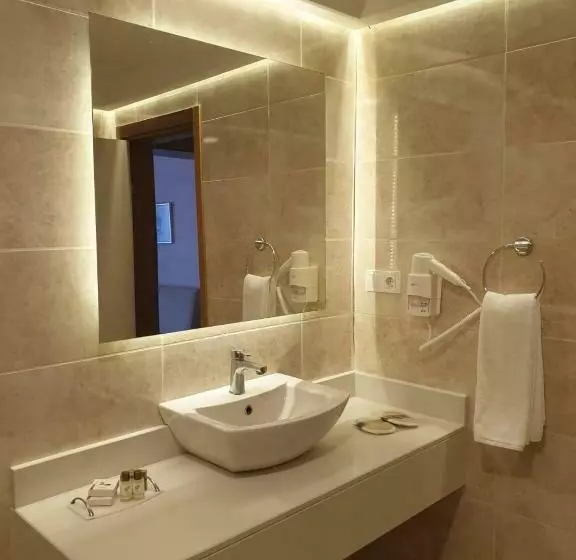اتاق استاندارد با چشمانداز دریا, Royal Asarlik Beach