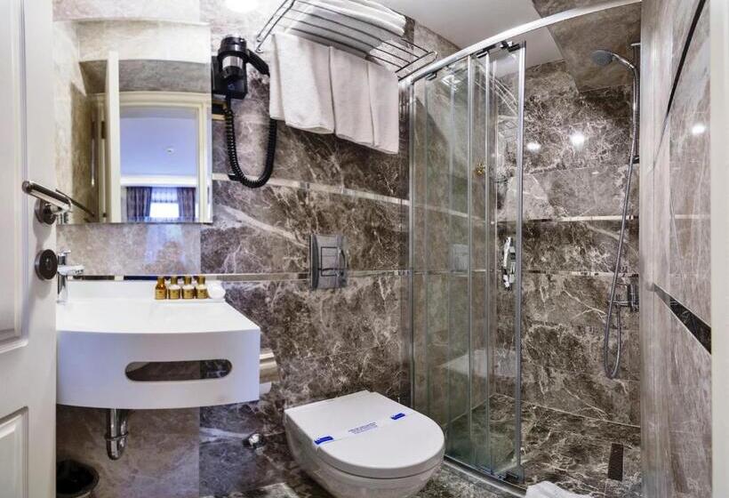 Standard Triple Room, Zeynep Sultan