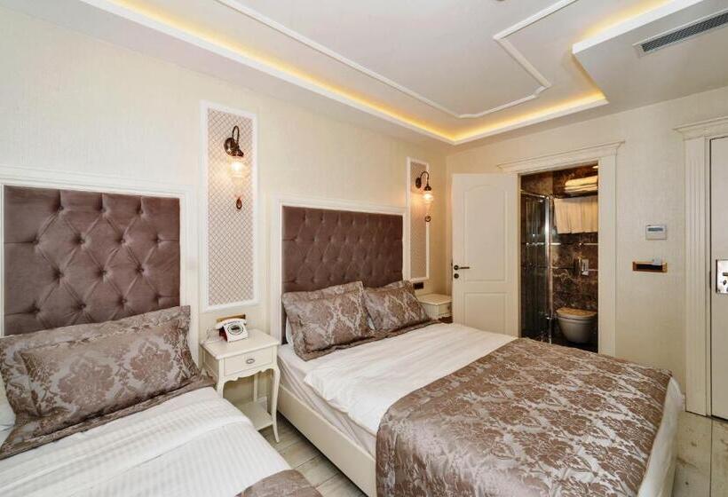 Standard Triple Room, Zeynep Sultan