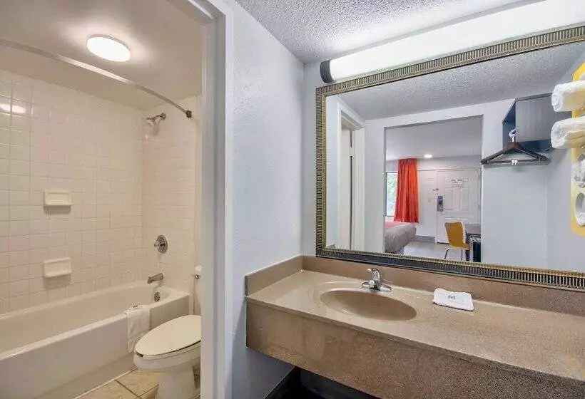 اتاق لوکس, Motel 6 Lafayette, La