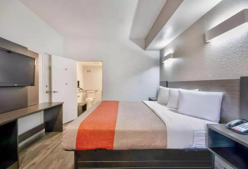 سوییت, Motel 6 Lafayette, La