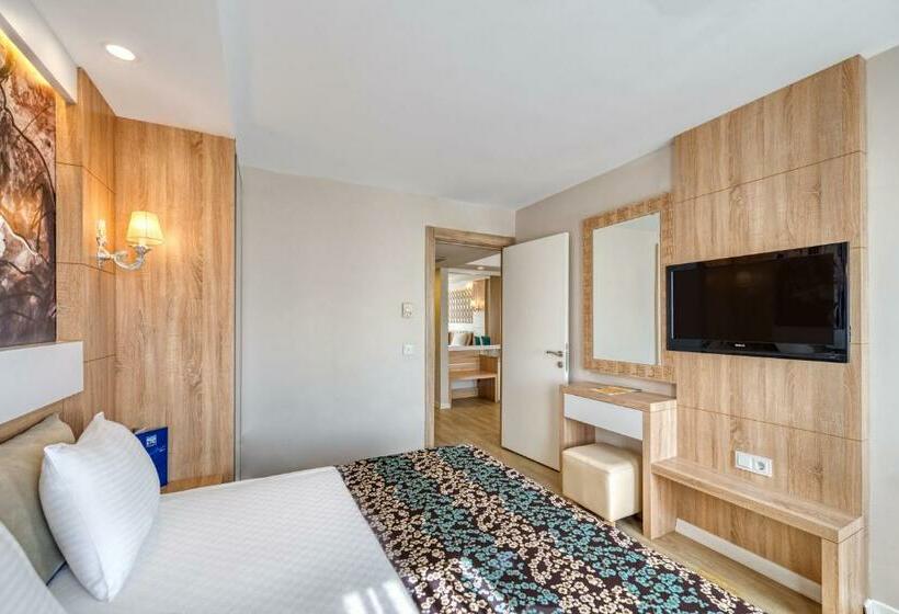 اتاق خانوادگی, Sealife Family Resort