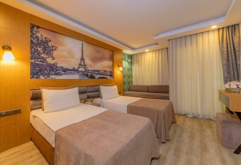 اتاق استاندارد سه نفره, Sealife Family Resort