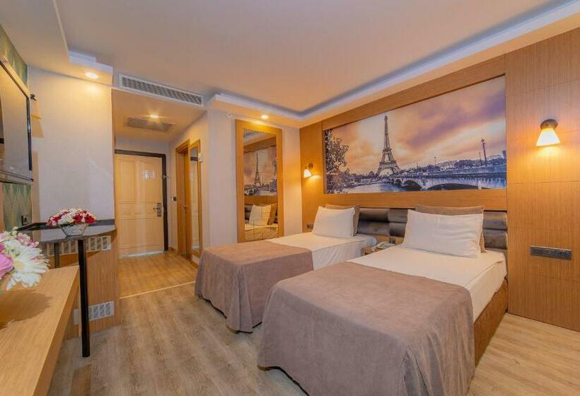 اتاق استاندارد سه نفره, Sealife Family Resort