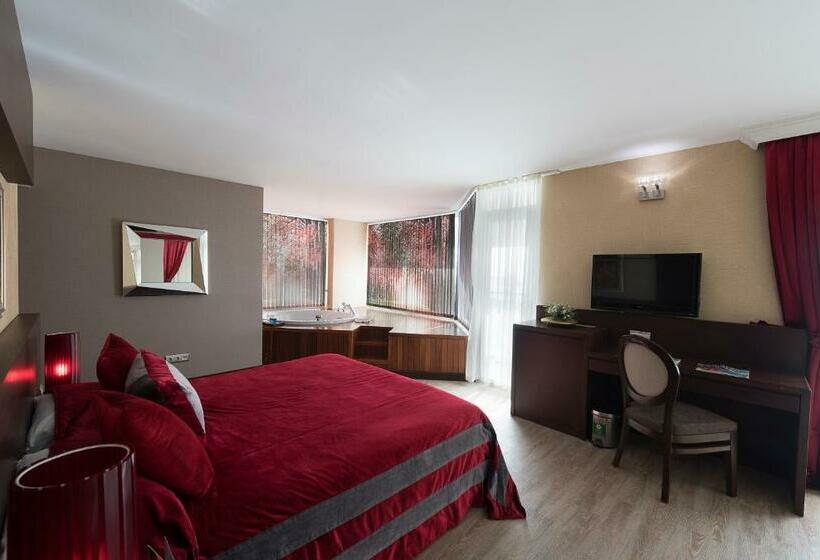 سوئیت با وان آب گرم, Sealife Family Resort