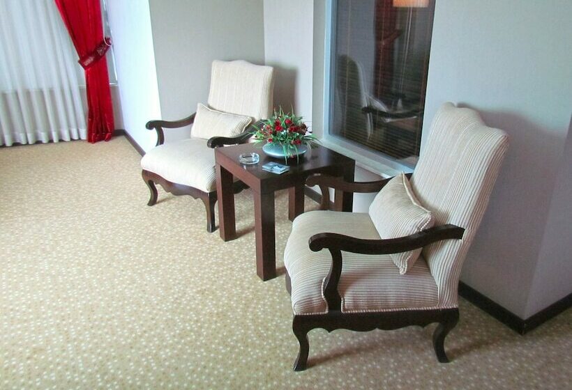 سوئیت با وان آب گرم, Sealife Family Resort