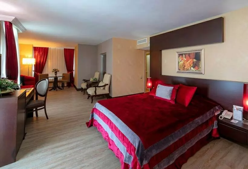 سوئیت با وان آب گرم, Sealife Family Resort