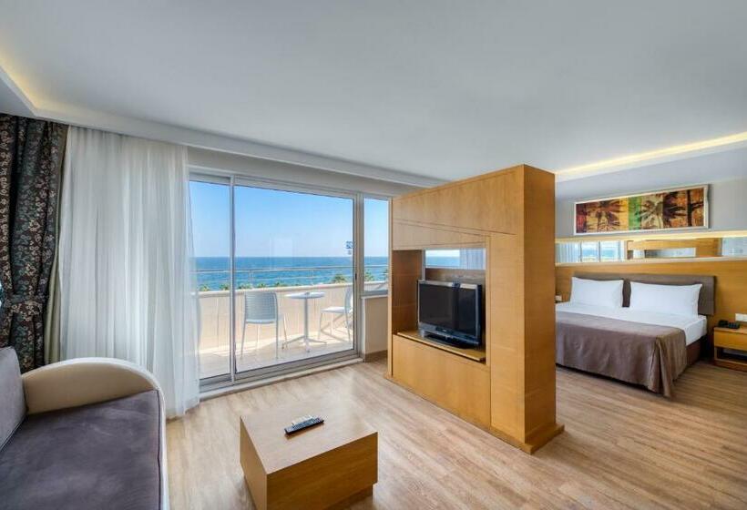 سوییت با چشمانداز دریا, Sealife Family Resort