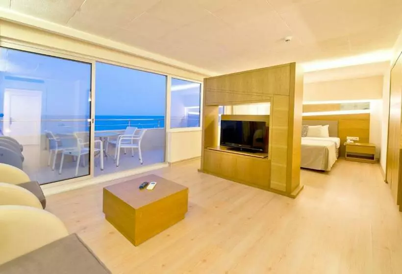 سوییت با چشمانداز دریا, Sealife Family Resort