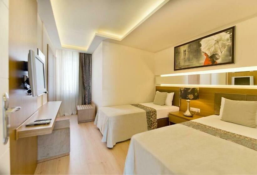 سوییت با چشمانداز دریا, Sealife Family Resort