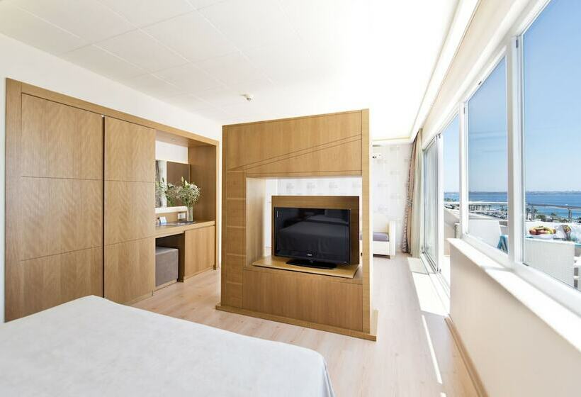 سوییت با چشمانداز دریا, Sealife Family Resort