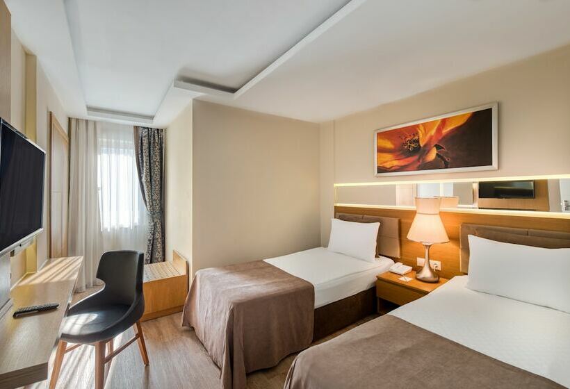 سوییت با چشمانداز دریا, Sealife Family Resort