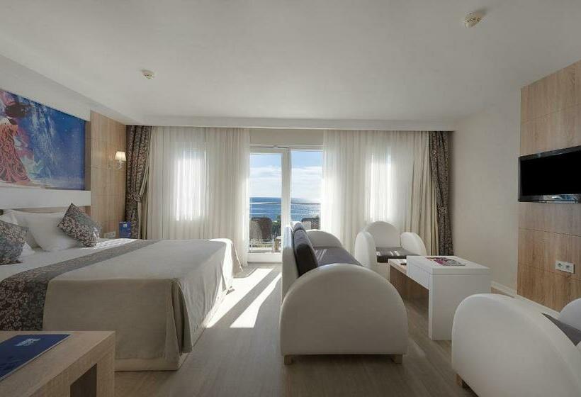 سوییت جونیور با چشمانداز دریا, Sealife Family Resort